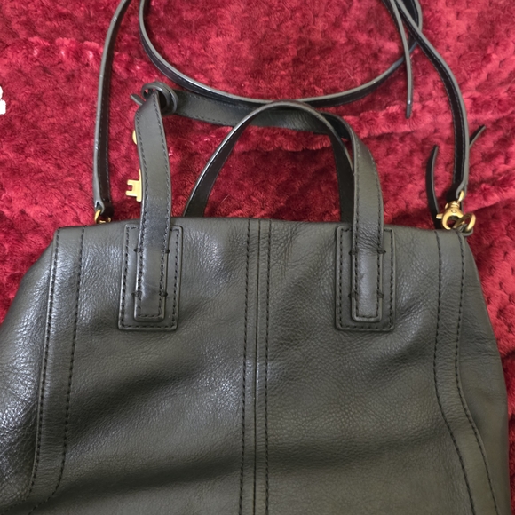 Elegant Black Leather Handbag - Picture 9 of 9